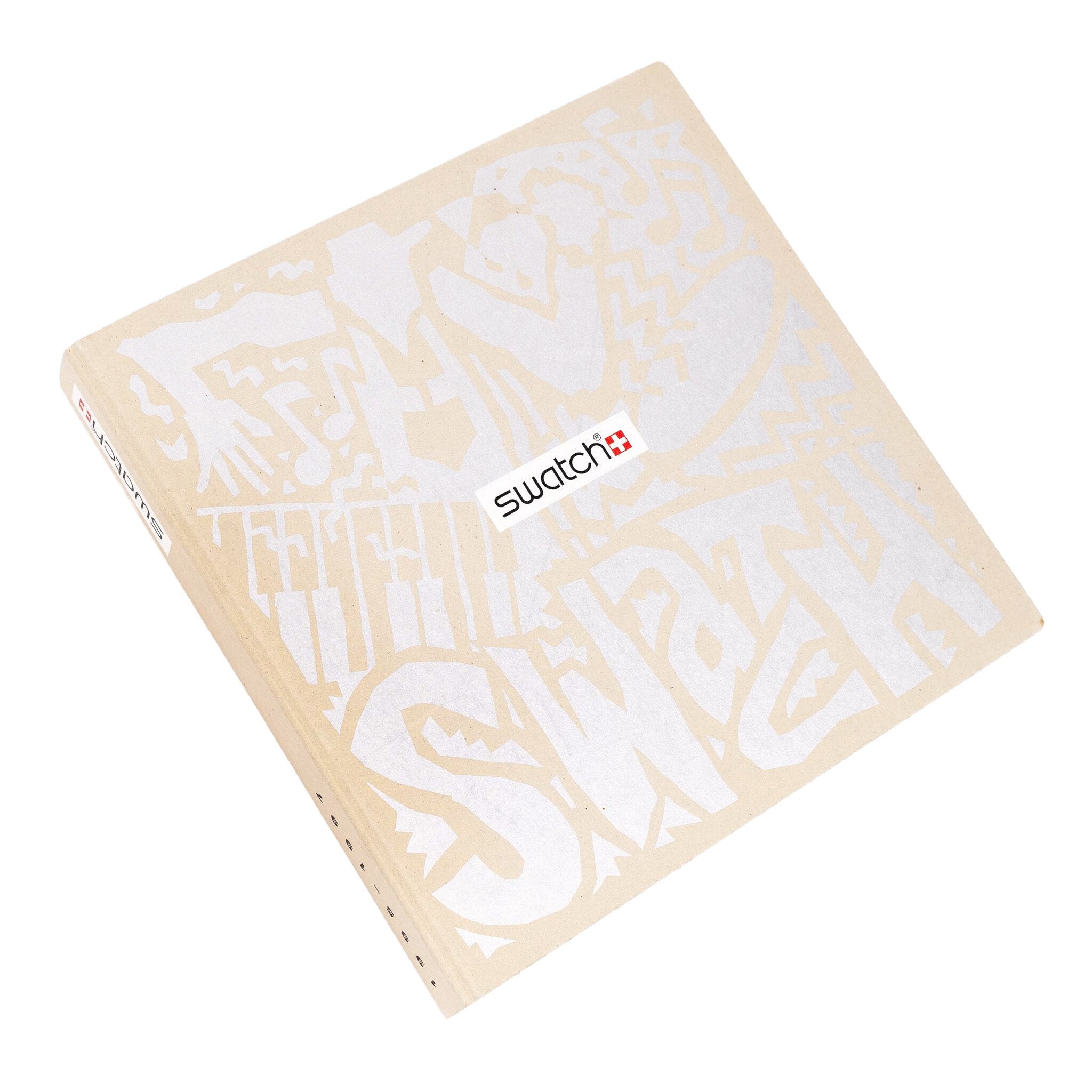 Set van twee catalogi Swatch Catalogus 1983 - 1992, Swatch Catalogus 1995 -1997 met vijf Swatch pins-zoom-3