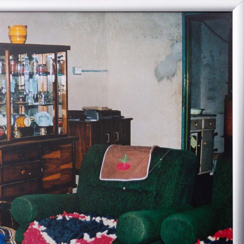 Twee foto's (High Density Lounge) van Bester Ndoro in Mutare, Zimbabwe, 2001-zoom-