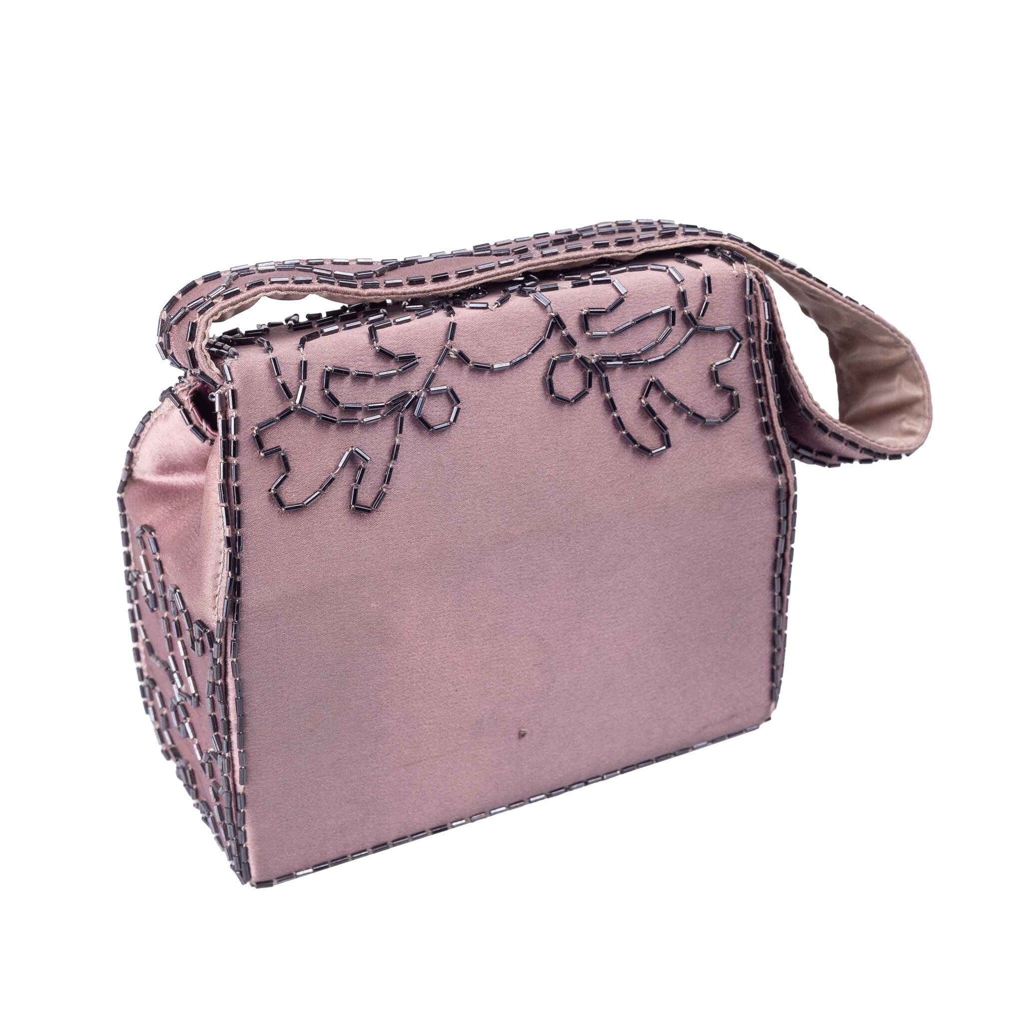 Taupe kralentasje, 1950's-zoom-3