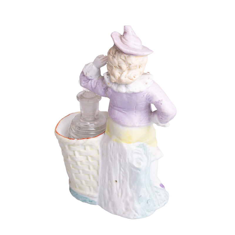 Beeldje van jongetje met mandje met stopfles-zoom-