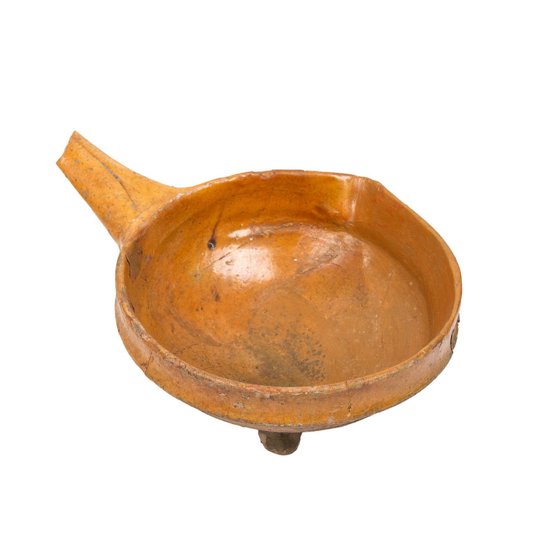 Kleine steelpan en kop met oor, 12e -18e eeuw-zoom-
