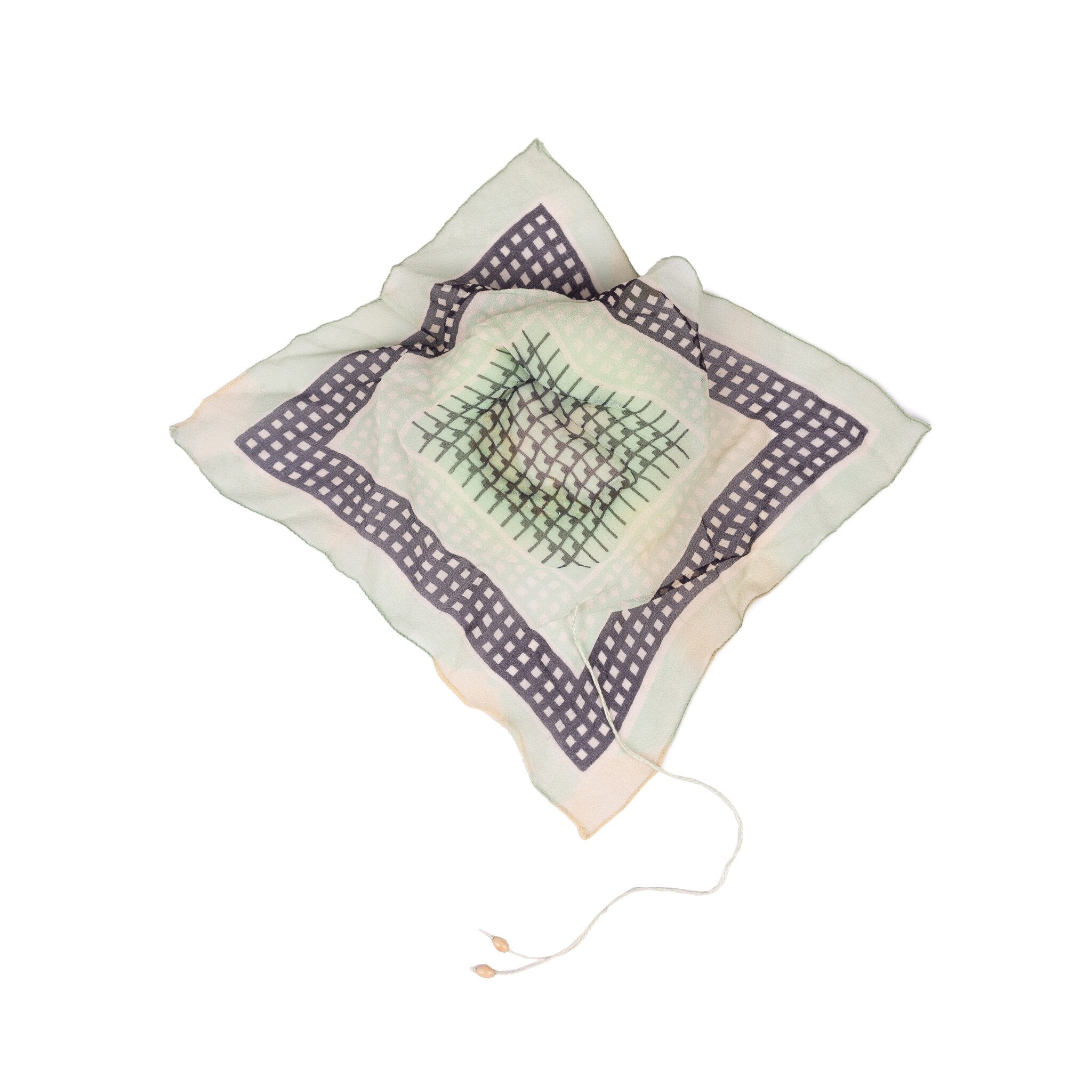 Sachet, speld en broche;  20e eeuw-zoom-4