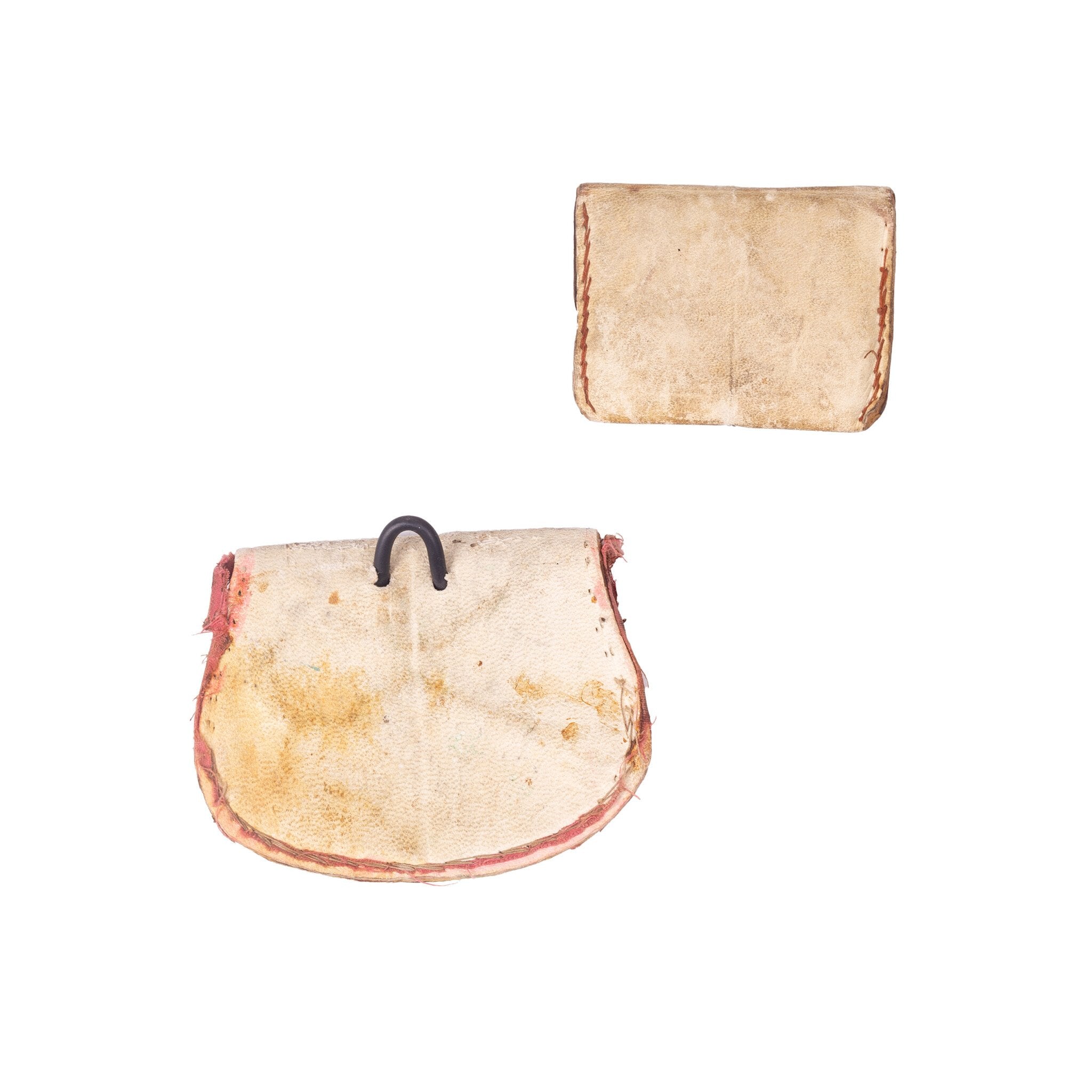 Twee witte leren portemonnees