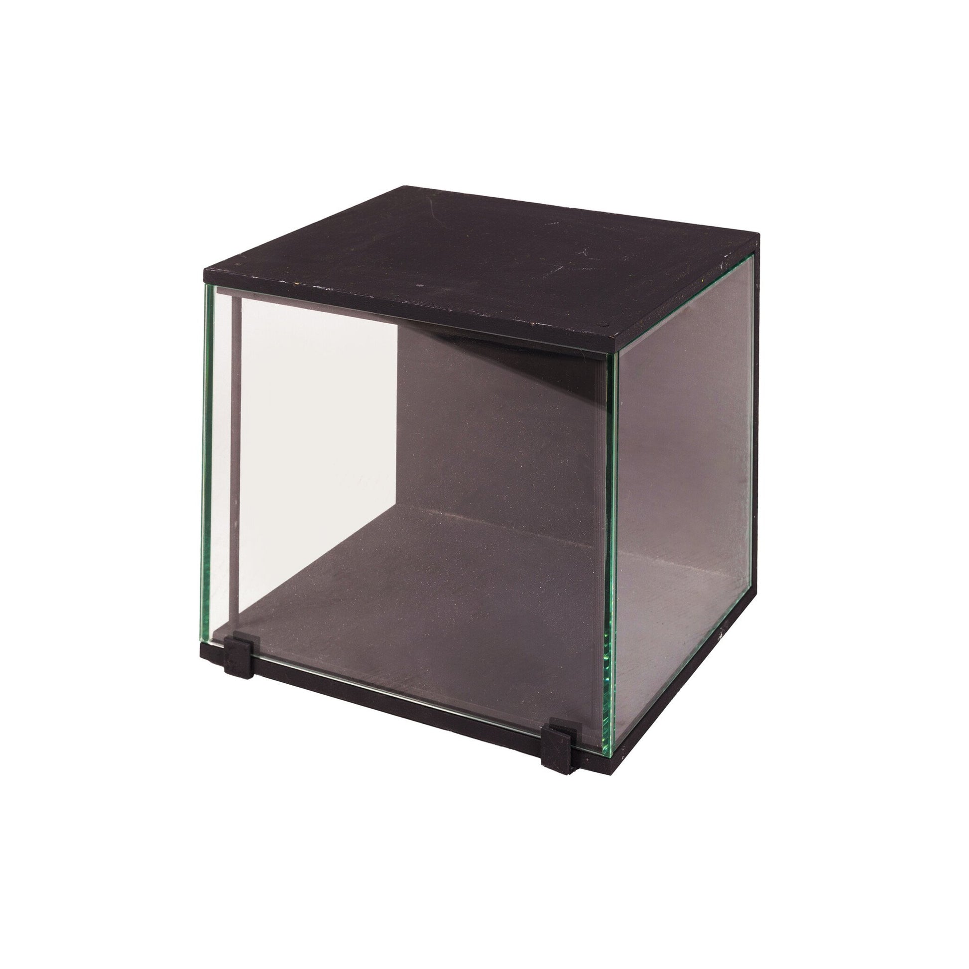 Twee hangvitrines, 21e eeuw-3