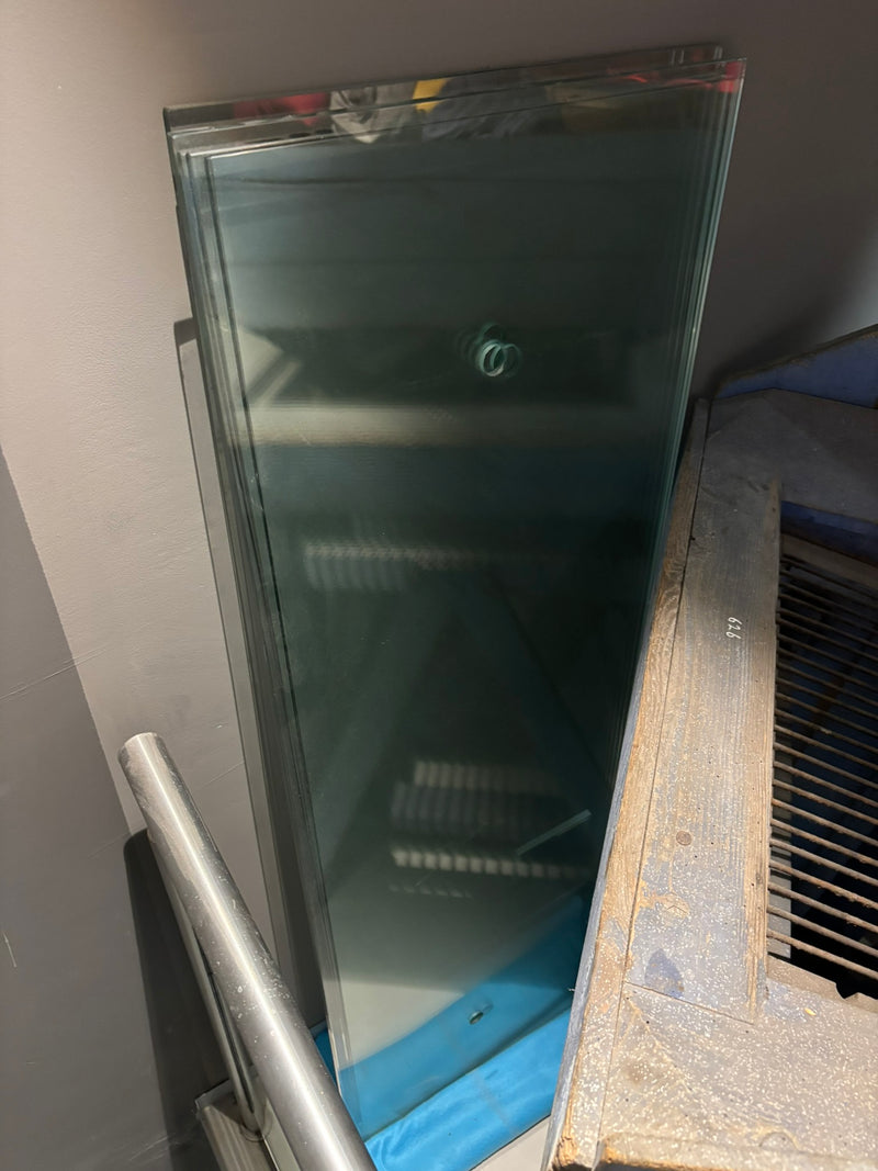 Glazen museumvitrine met etagère-zoom-