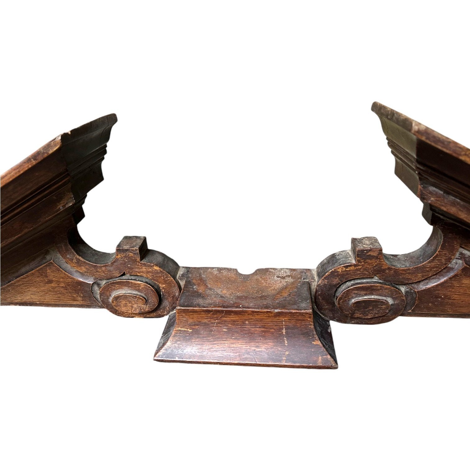 Decoratief eikenhouten element van een kast, 20e eeuw