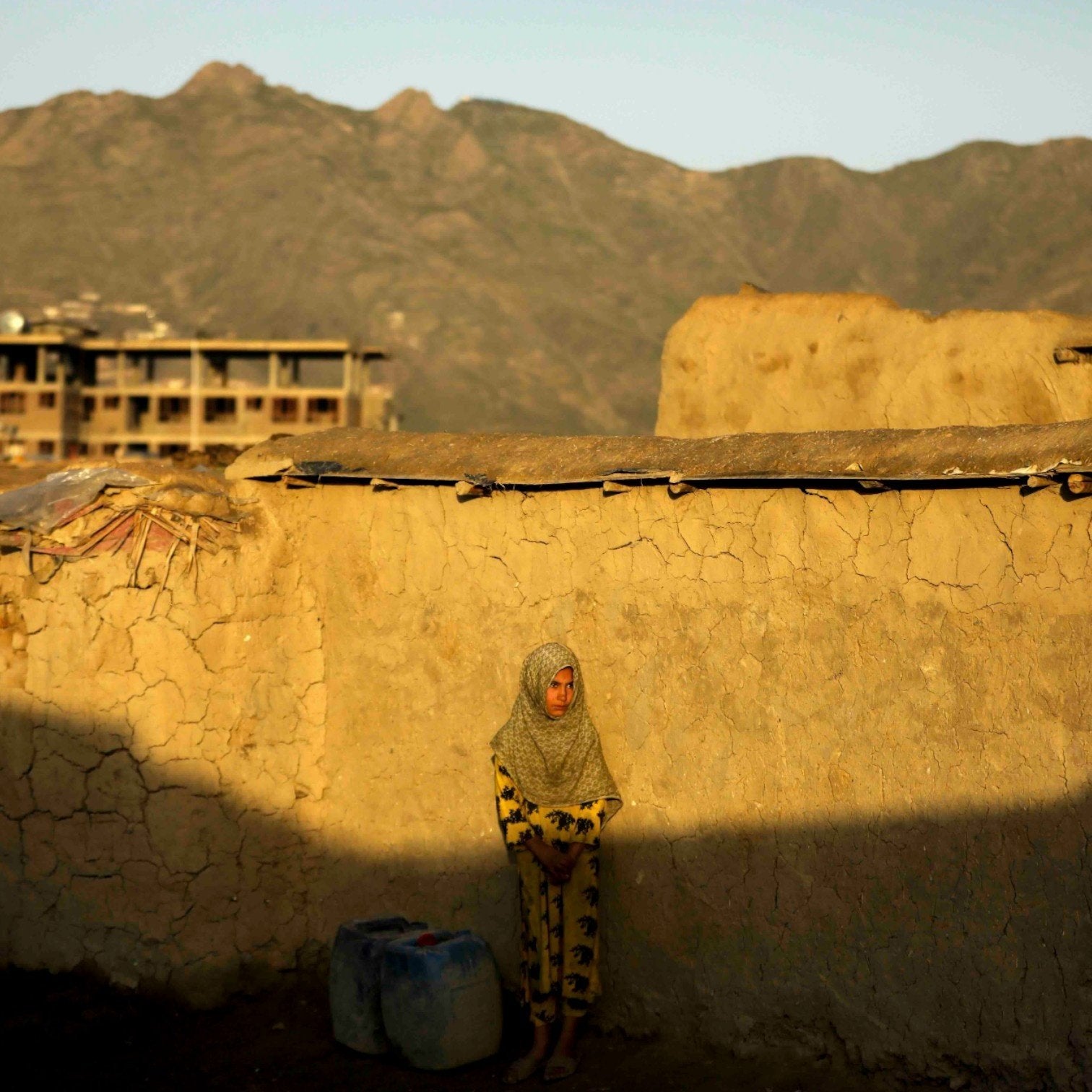 Hedayat Amid, 'Girl waiting for water', 29-4-2020-zoom-2